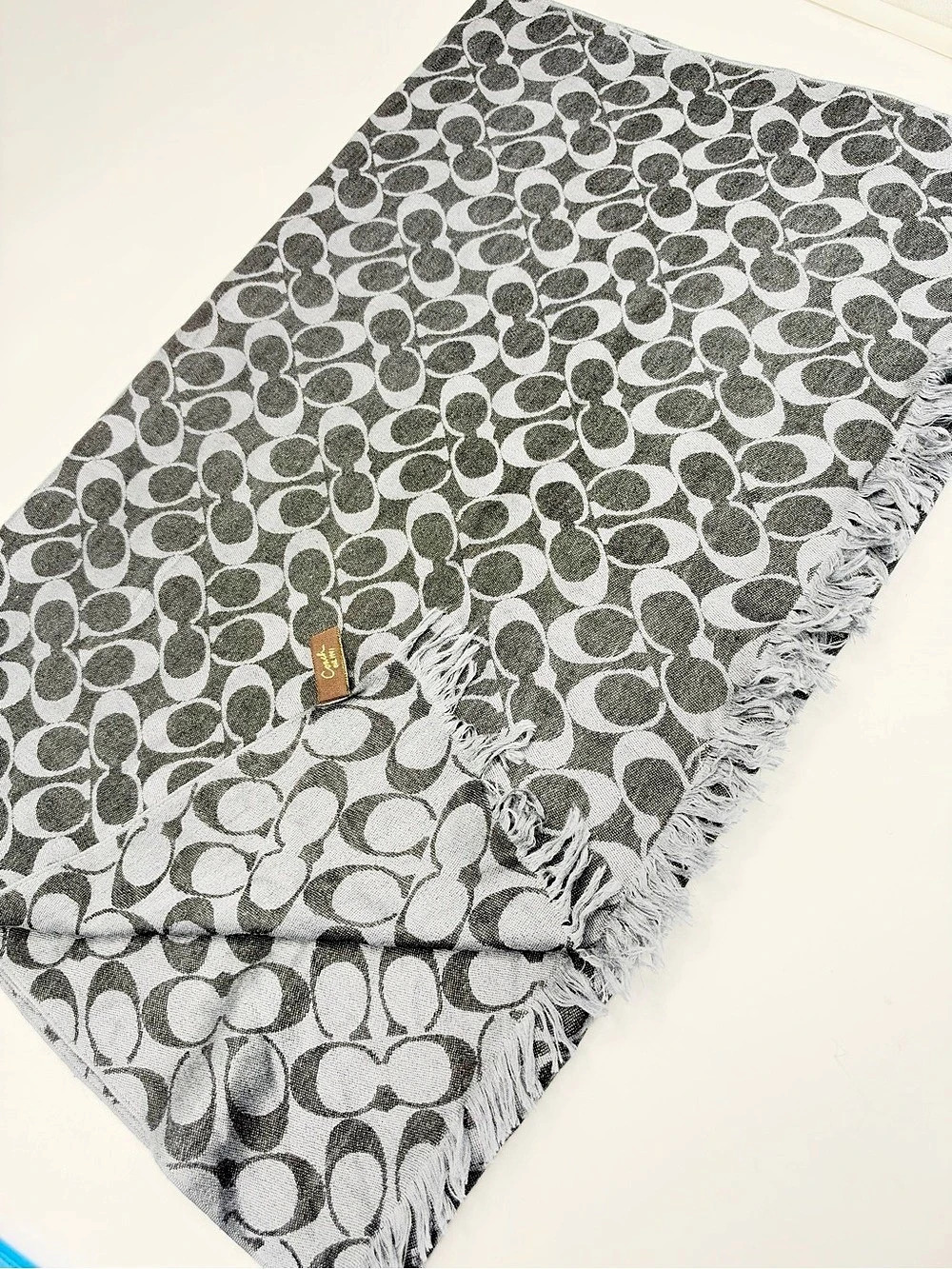 Coach Signature C Jacquard Fringe Gray & Black Patterned Scarf Wrap EUC